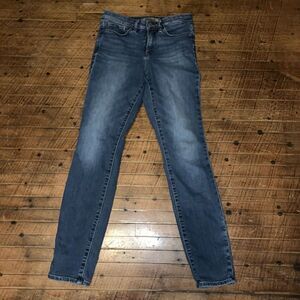 Athleta Skulptek distressed athletic stretchy size 2 jeans